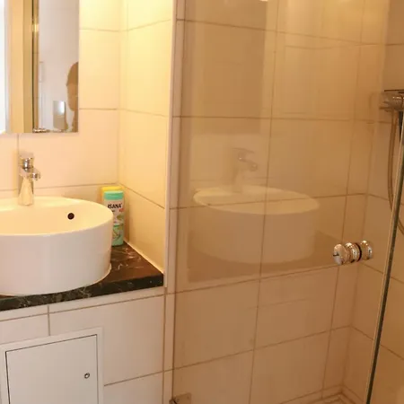 Helles Fuer 1-2 Pers. Mit Parkplatz Und Wifi Appartement Kraiburg am Inn