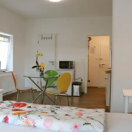 Helles Fuer 1-2 Pers. Mit Parkplatz Und Wifi Apartmán Kraiburg am Inn