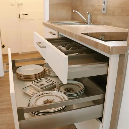 Helles Fuer 1-2 Pers. Mit Parkplatz Und Wifi Appartement *