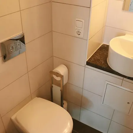 Apartment Helles Fuer 1-2 Pers. Mit Parkplatz Und Wifi *