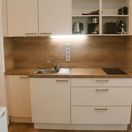 Apartment Helles Fuer 1-2 Pers. Mit Parkplatz Und Wifi *