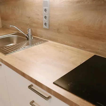 Apartment Helles Fuer 1-2 Pers. Mit Parkplatz Und Wifi *